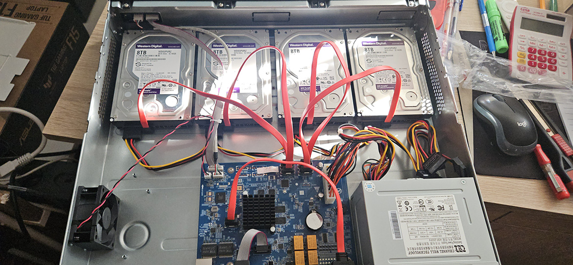 32 csatornás NVR előkészítése