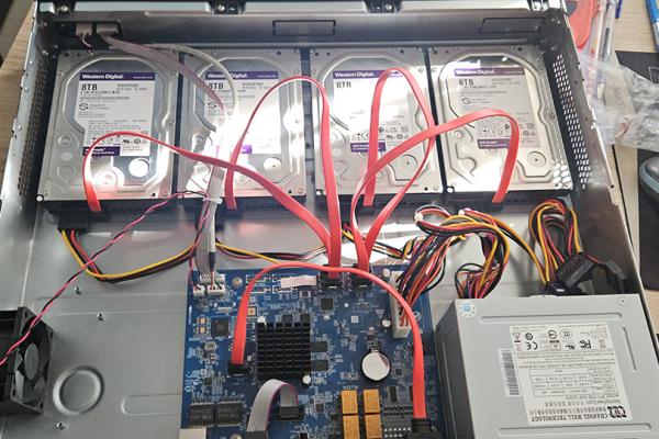 32 csatornás NVR előkészítése